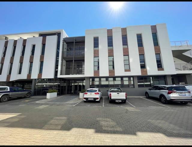 119.50M² OFFICE TO LET IN BRYANSTON